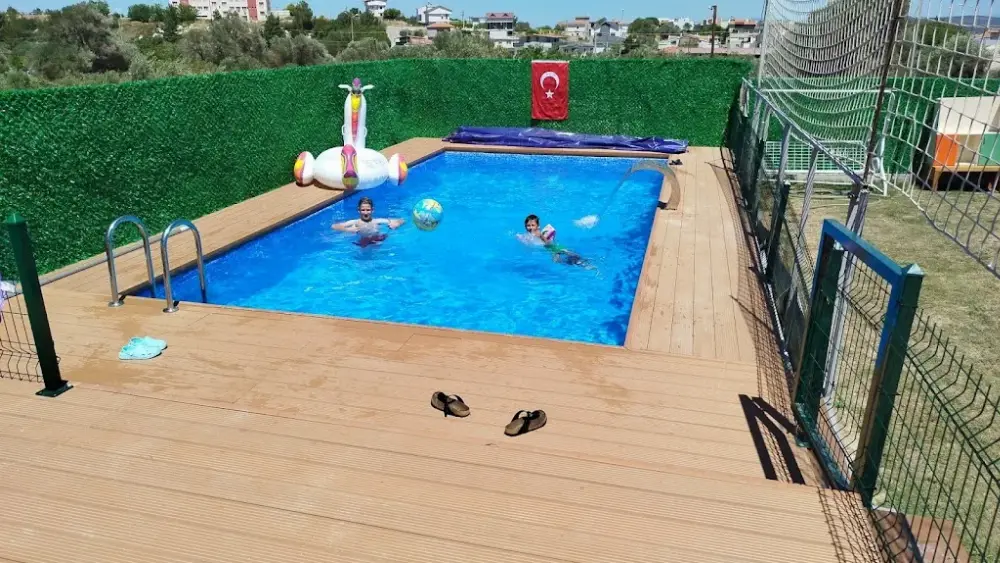 www.linerprefabrikhavuz.com — Yüzme Havuzları, Karabağlar · fotoğraf 3