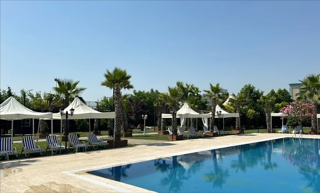 Revan Garden Havuz — Yüzme Havuzları · fotoğraf 1