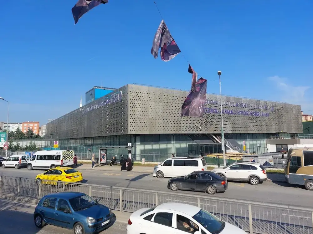 Cemal Kamacı Spor Kompleksi — Yüzme Havuzları, Beyoğlu · fotoğraf 3