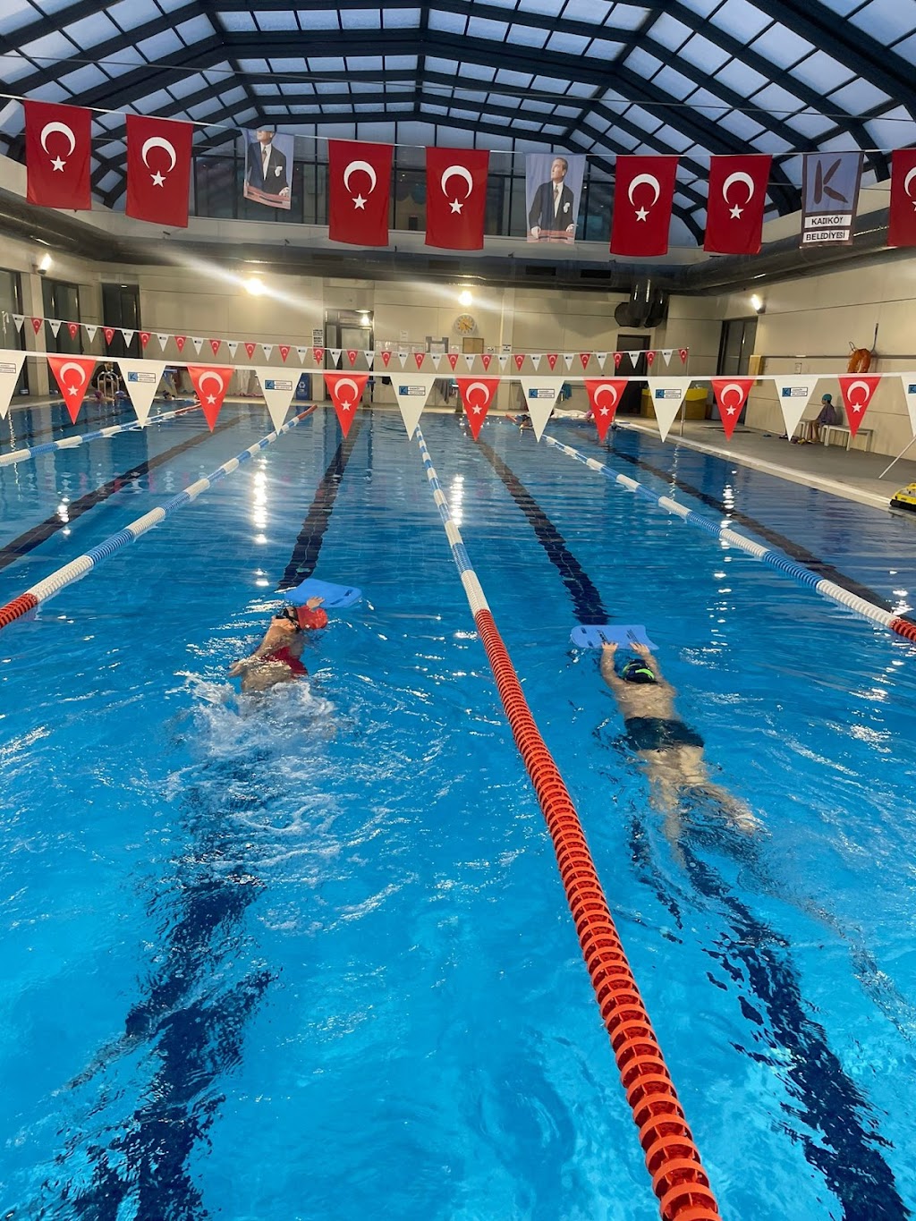 Kadıköy Belediyesi Acıbadem Yüzme Havuzu