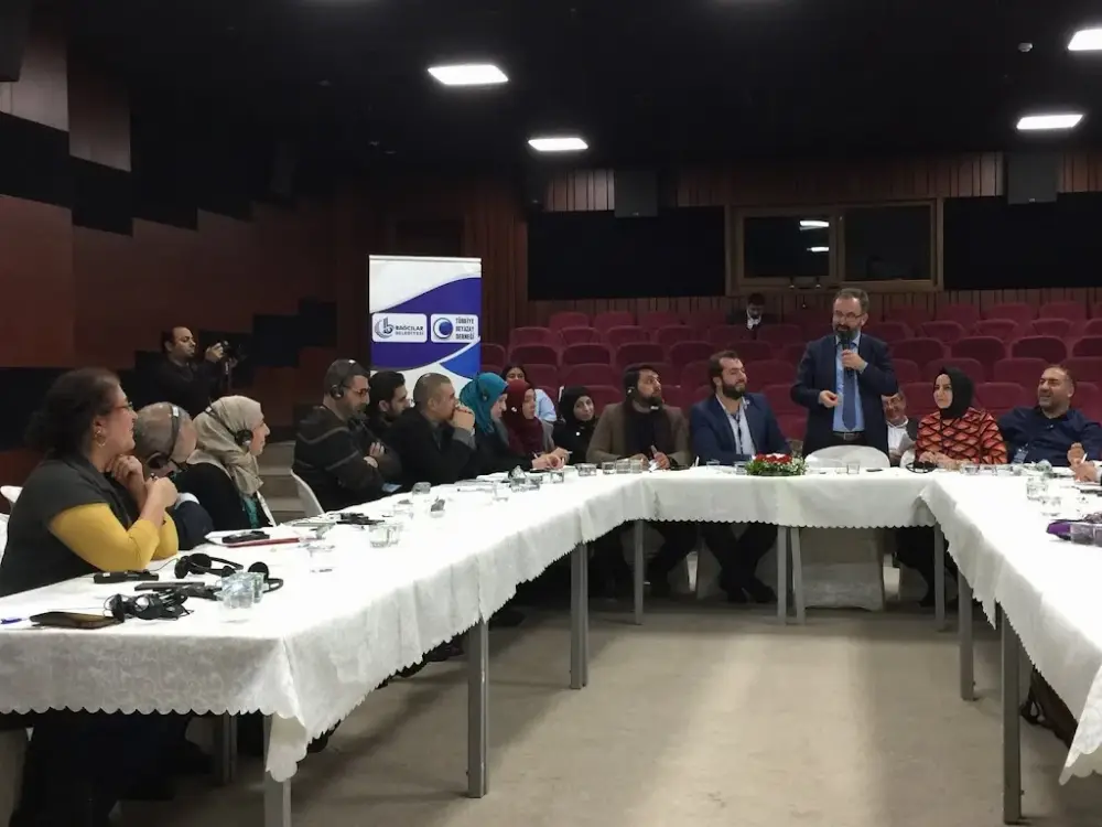 Bağcılar Belediyesi Barbaros Yüzme Havuzu Tesisleri — Yüzme Havuzları, Bağcılar · fotoğraf 4