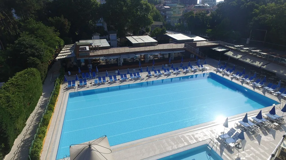Büyük Kulüp Havuz — Yüzme Havuzları, Kadıköy · fotoğraf 1