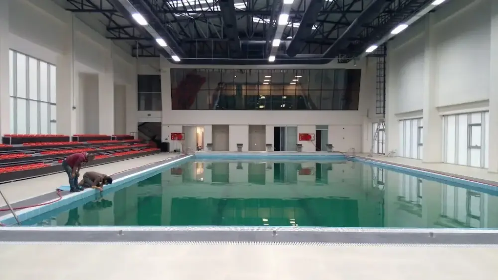 Fatih Belediyesi Yedikule Yüzme Havuzu ve Spor Kompleksi — Yüzme Havuzları, Fatih · fotoğraf 3