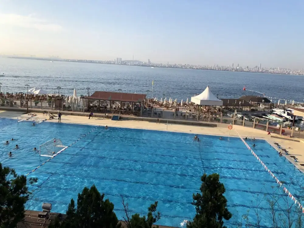 Kınalıada Su Sporları Kulübü — Yüzme Havuzları, Adalar · fotoğraf 4