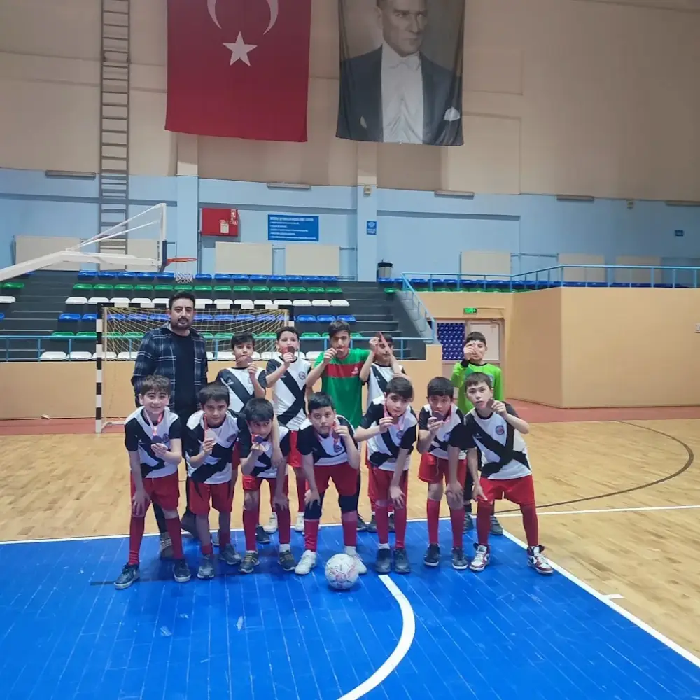 Arnavutköy Belediyesi Kapalı Spor Salonu — Yüzme Havuzları, Arnavutköy · fotoğraf 2