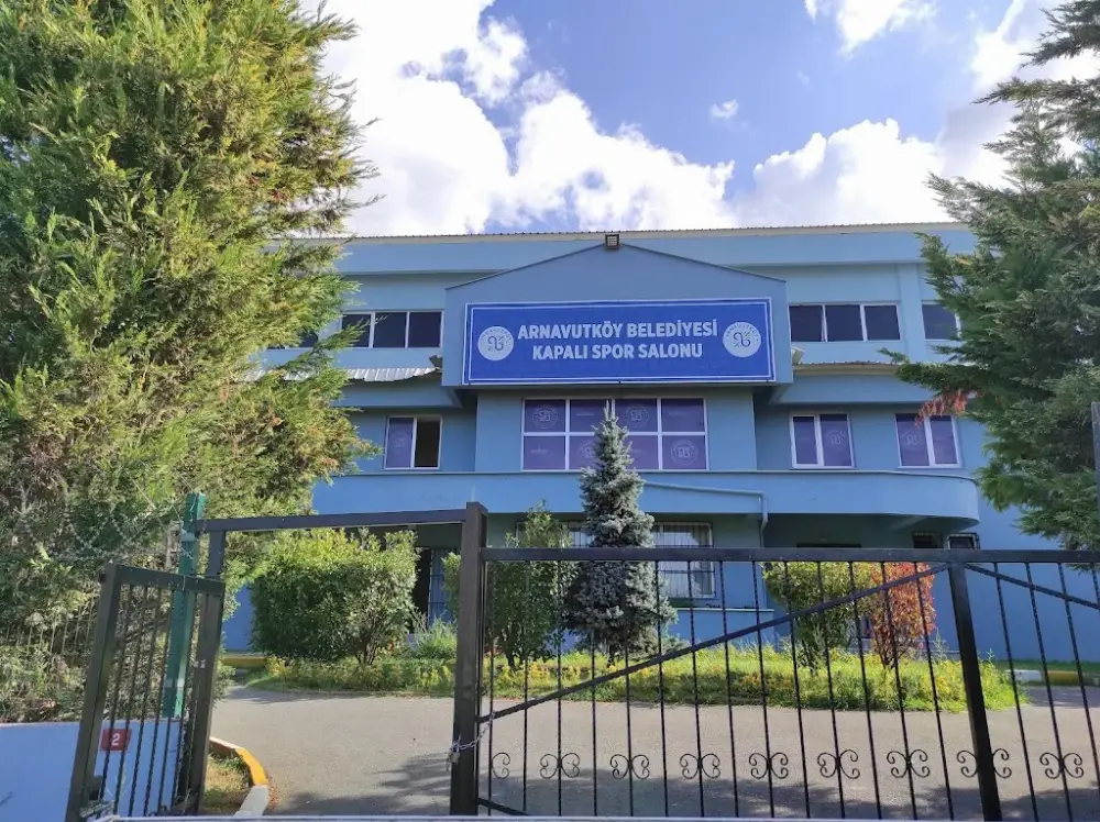 Arnavutköy Belediyesi Kapalı Spor Salonu — Yüzme Havuzları, Arnavutköy · fotoğraf 3