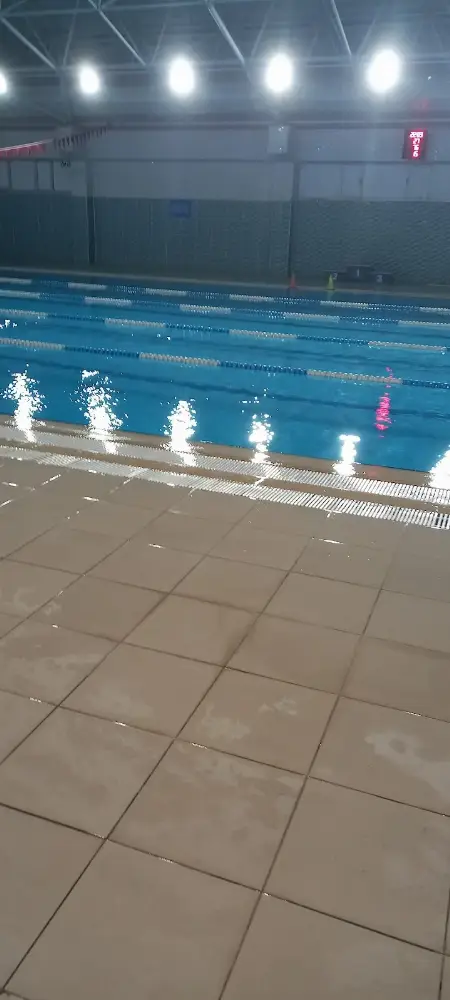 Arnavutköy Belediyesi Kapalı Spor Salonu — Yüzme Havuzları, Arnavutköy · fotoğraf 4