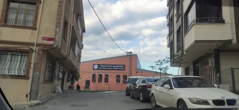 Aktoprak Yarı Olimpik Kapalı Yüzme Havuzu — Yüzme Havuzları, Arnavutköy · fotoğraf 3