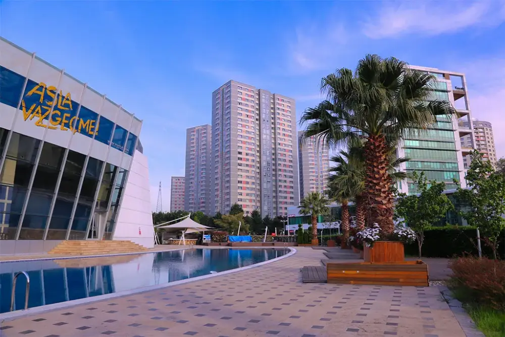 Sansai Spa Açık Yüzme Havuzu — Yüzme Havuzları, Ataşehir · fotoğraf 2