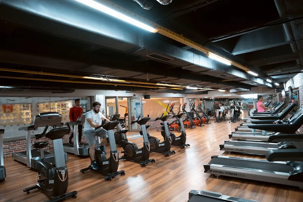 The GYM A Plus Fitness & Spa Ataşehir / Deluxia Palace — Yüzme Havuzları, Ataşehir · fotoğraf 1