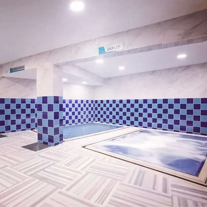 Hamam Ataşehir — Yüzme Havuzları, Ataşehir · fotoğraf 2
