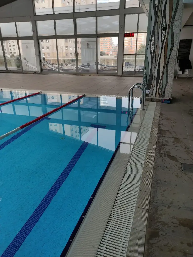 PLEON — Yüzme Havuzları, Ataşehir · fotoğraf 2