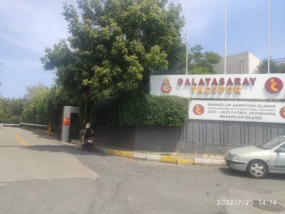 GALATASARAY SPOR KULÜBÜ TAÇSPOR TESİSLERİ — Yüzme Havuzları, Ataşehir · fotoğraf 2