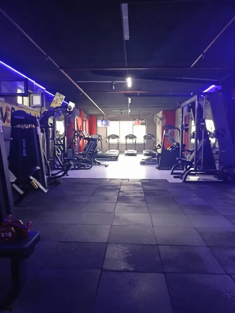 BlueZone Fitness Ümraniye — Yüzme Havuzları, Ümraniye · fotoğraf 2