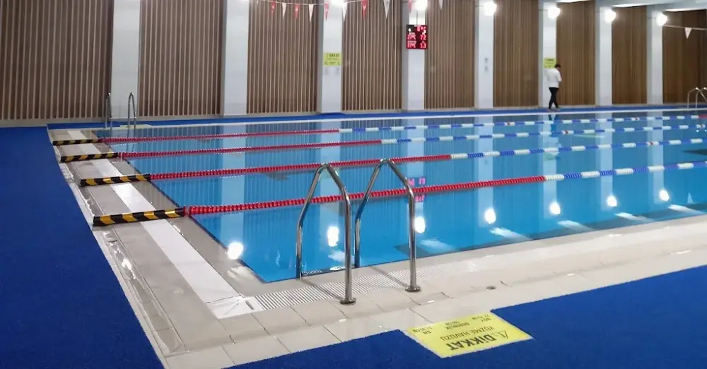 Fatih Belediyesi Draman Yüzme Havuzu ve Spor Kompleksi — Yüzme Havuzları, Fatih · fotoğraf 2