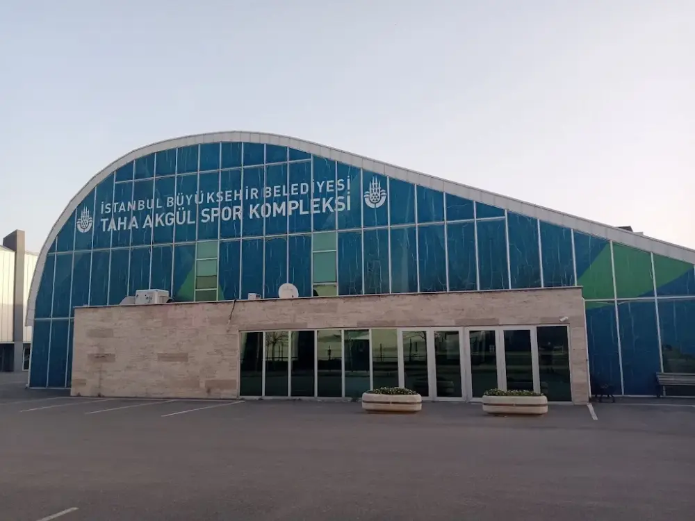 İ.B.B. Taha Akgül Spor Kompleksi — Yüzme Havuzları, Sancaktepe · fotoğraf 4