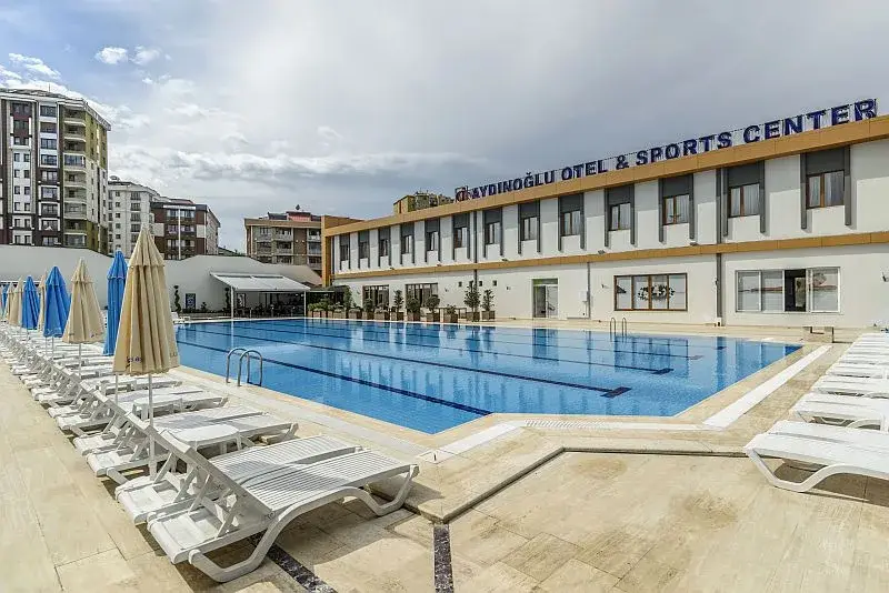 Club Aydınoğlu — Yüzme Havuzları, Maltepe · fotoğraf 2