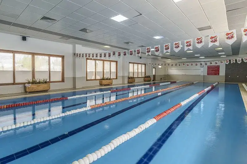 Club Aydınoğlu — Yüzme Havuzları, Maltepe · fotoğraf 4