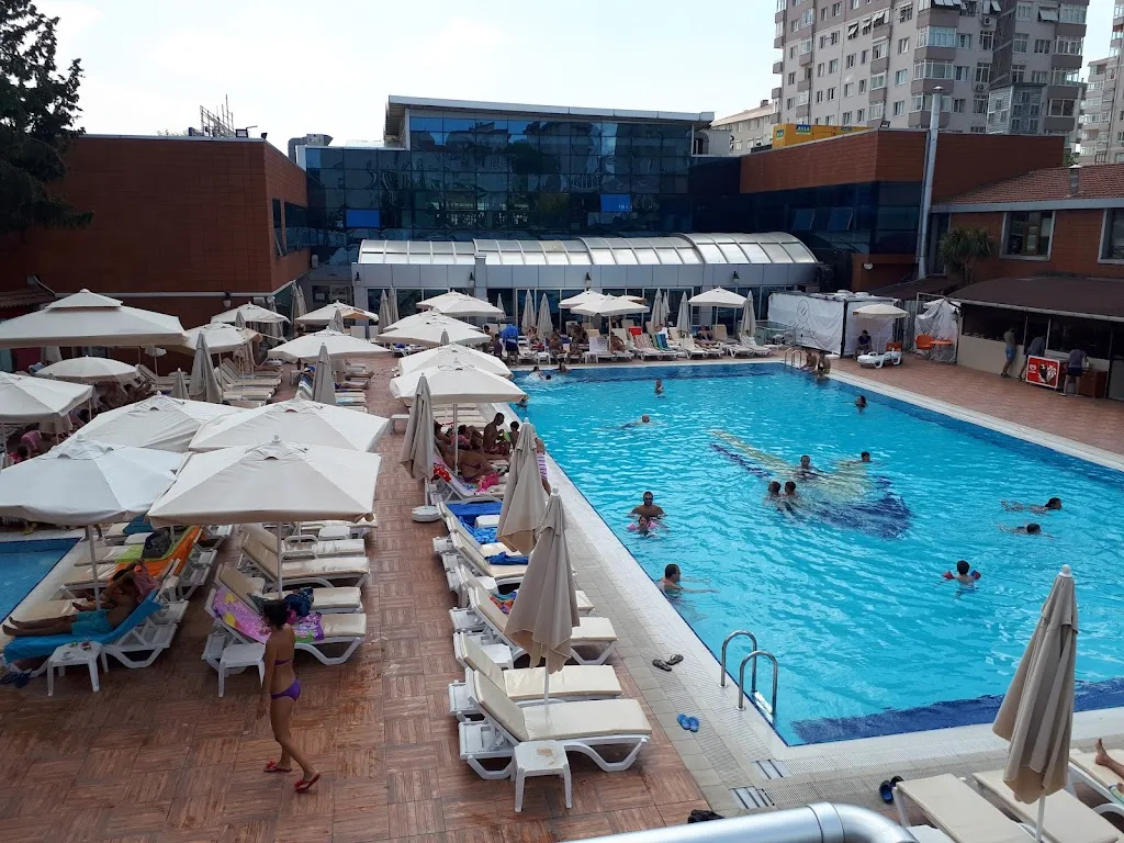 Clubsporium — Yüzme Havuzları, Kadıköy · fotoğraf 1