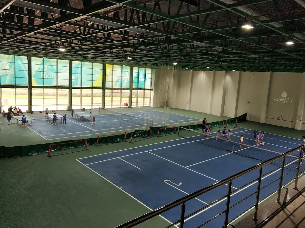 İBB İstanbul Üniversitesi Avcılar Spor Kompleksi — Yüzme Havuzları, Avcılar · fotoğraf 1