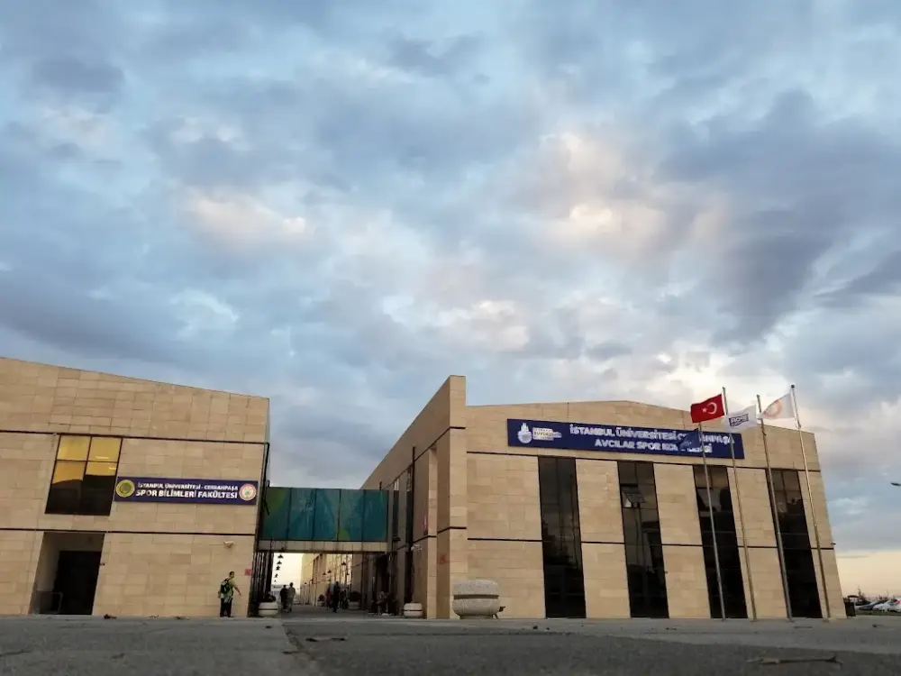 İBB İstanbul Üniversitesi Avcılar Spor Kompleksi — Yüzme Havuzları, Avcılar · fotoğraf 2