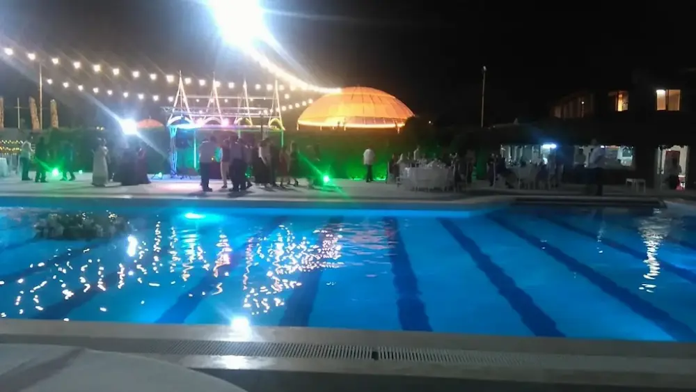 Balaban Sosyal Tesisleri Yüzme Havuzu — Yüzme Havuzları, Avcılar · fotoğraf 2