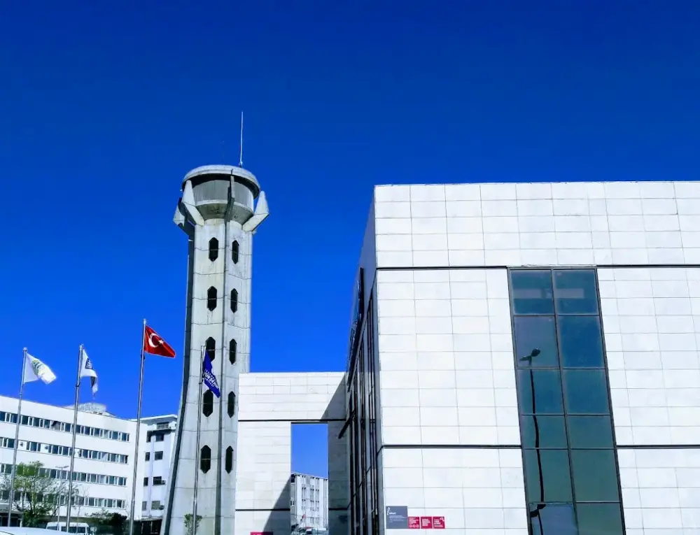 İBB Avcılar Spor Kompleksi B Blok — Yüzme Havuzları, Avcılar · fotoğraf 4