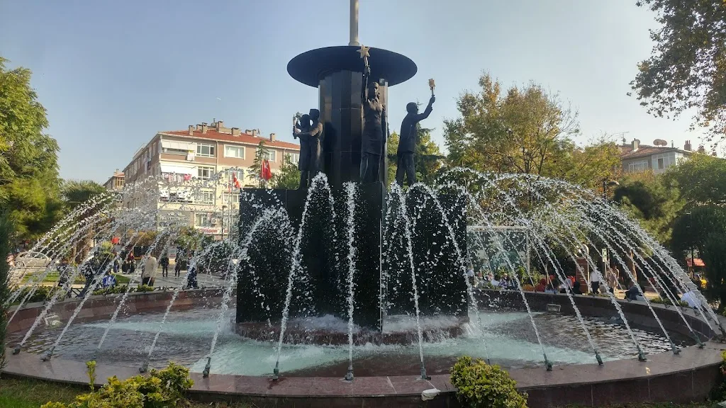 Avcılar Merkezi - Havuz — Yüzme Havuzları, Avcılar · fotoğraf 1
