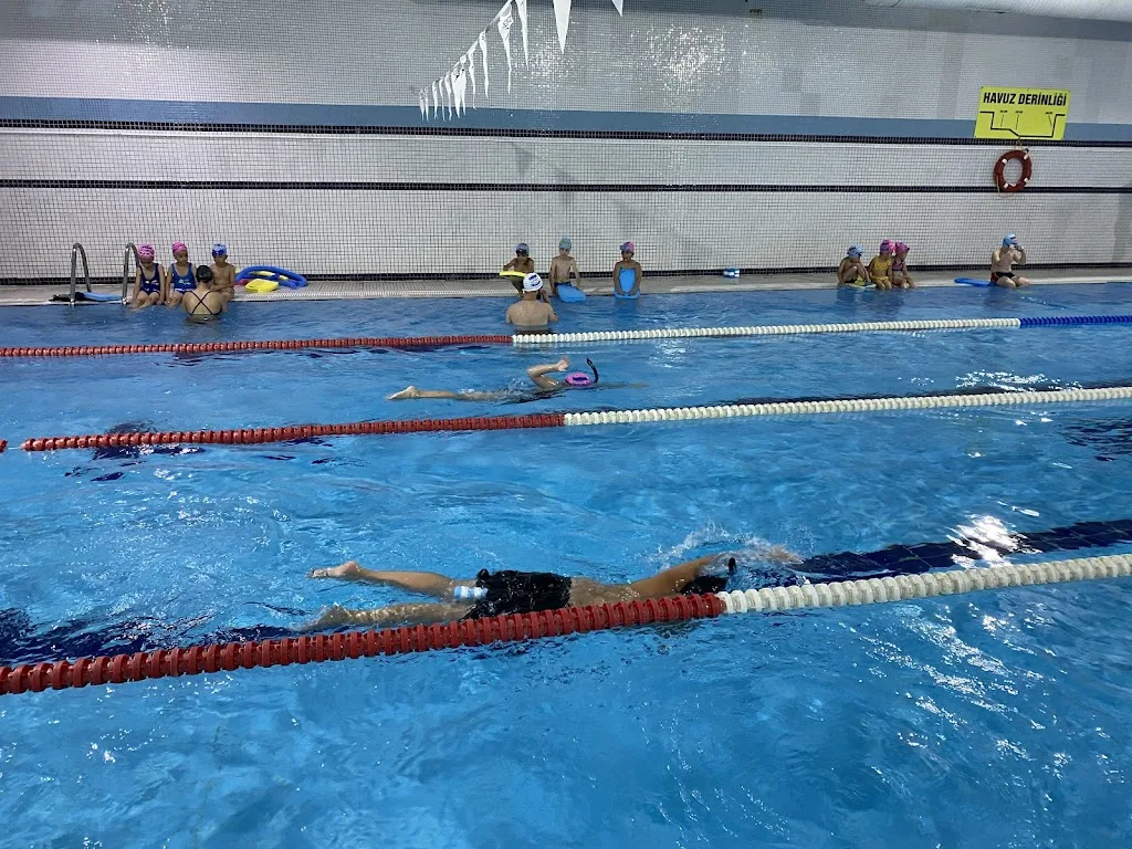 Avcılar Spor Kulübü — Yüzme Havuzları, Avcılar · fotoğraf 1