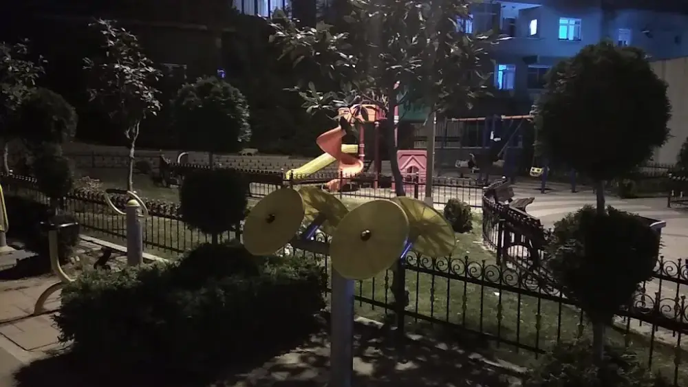 Kemalpaşa Semt Yüzme Havuzu — Yüzme Havuzları, Bağcılar · fotoğraf 3
