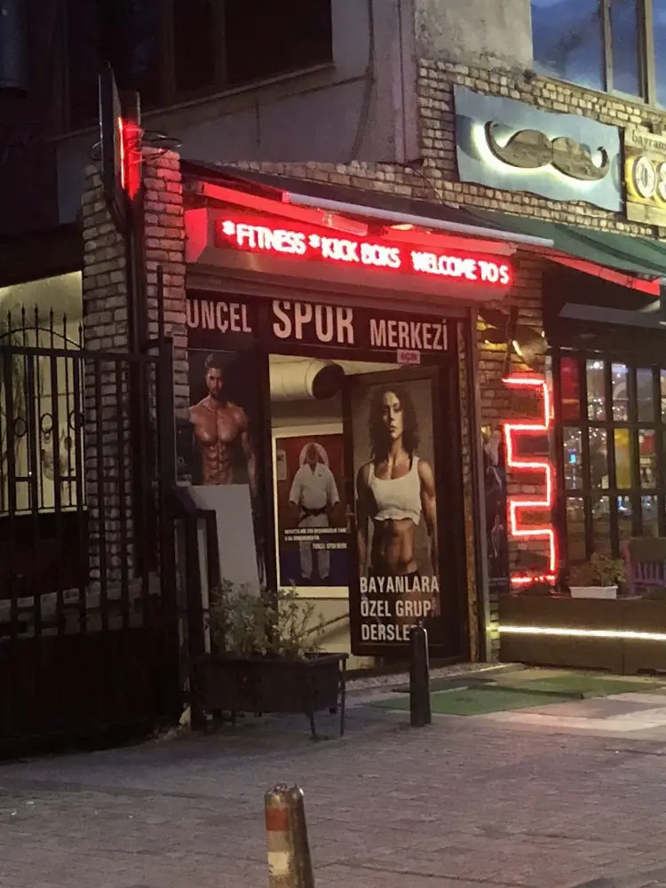 Tunçel Spor Kulübü — Yüzme Havuzları, Avcılar · fotoğraf 4