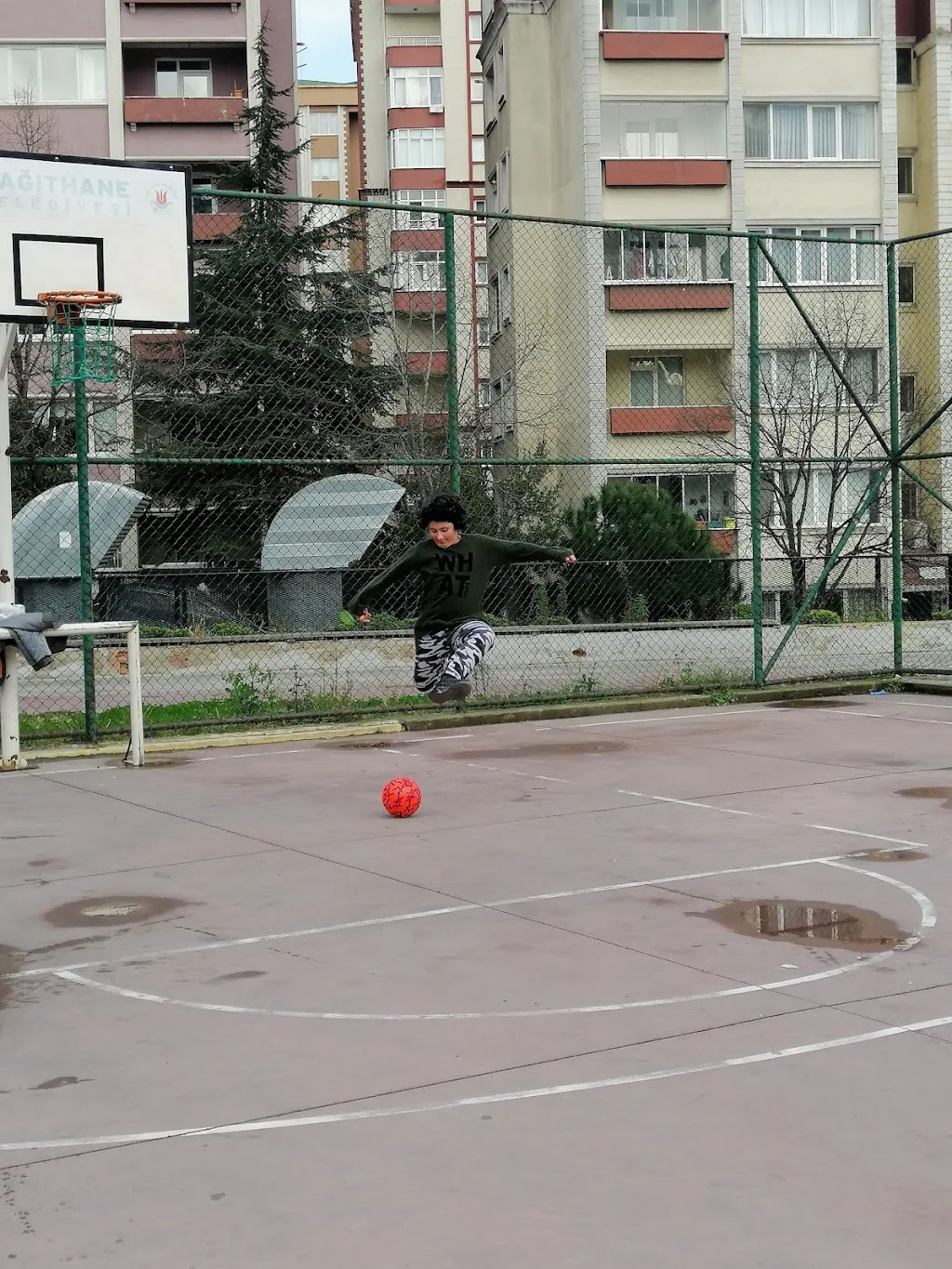 Hamidiye Yüzme Havuzu ve Spor Kompleksi — Yüzme Havuzları, Kağıthane · fotoğraf 1