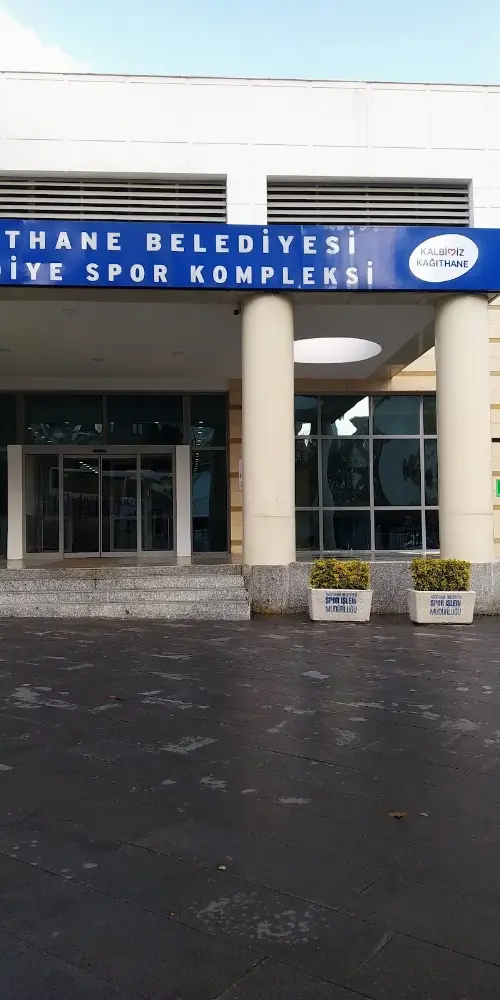 Hamidiye Spor Merkezi — Yüzme Havuzları, Kağıthane · fotoğraf 3