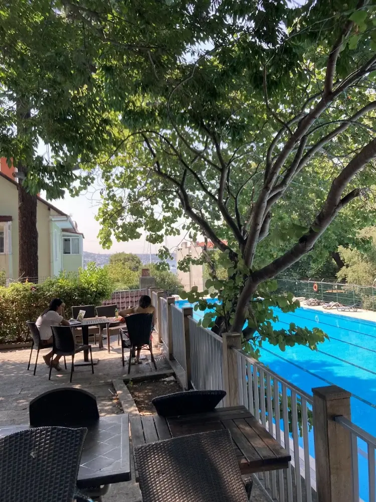 Boğaziçi Üniversitesi Açık Hava Havuzu — Yüzme Havuzları, Beşiktaş · fotoğraf 3