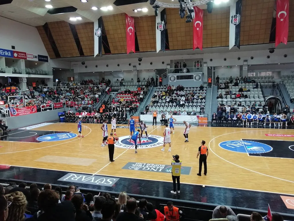 Beşiktaş Fibabanka Spor Kompleksi — Yüzme Havuzları, Beşiktaş · fotoğraf 1