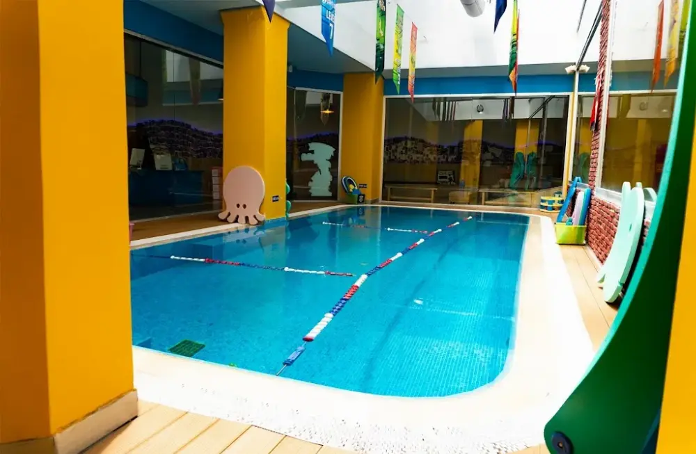 Aqua-Tots Etiler Bebek ve Çocuk Yüzme Kursu — Yüzme Havuzları, Beşiktaş · fotoğraf 2