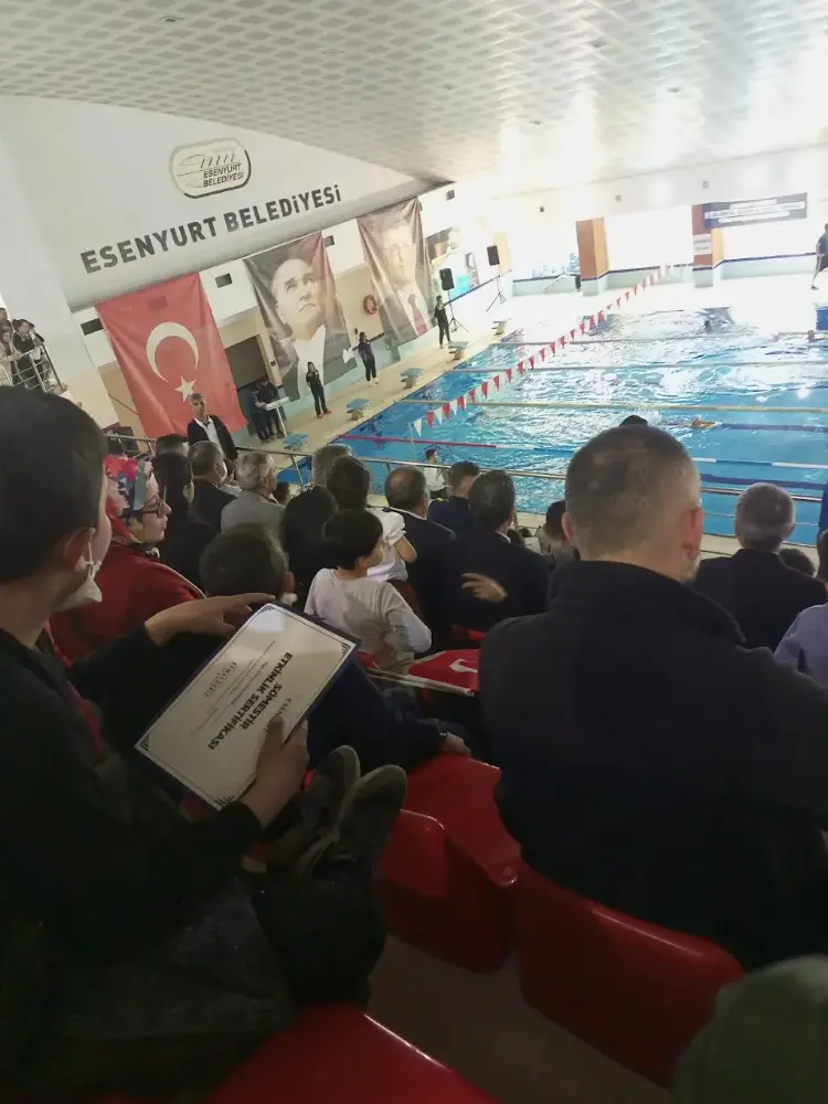 Esenyurt Belediyesi Kapalı Yüzme Havuzu Ve Spor Kompleksi — Yüzme Havuzları, Esenyurt · fotoğraf 4