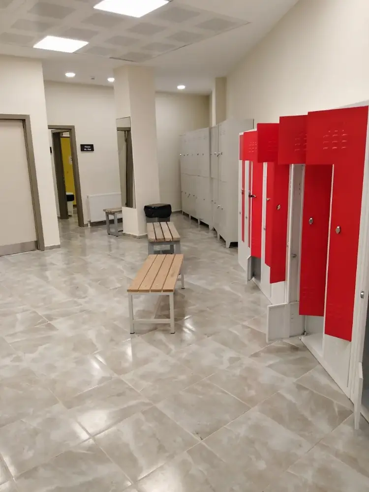 Ümraniye Belediyesi Necip Fazıl Yüzme Havuzu ve Spor Merkezi — Yüzme Havuzları, Ümraniye · fotoğraf 4