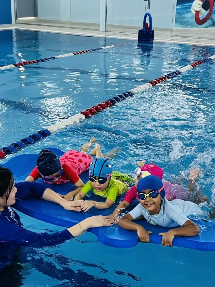 Aqua-Tots Swim School Etiler — Yüzme Havuzları, Beşiktaş · fotoğraf 3