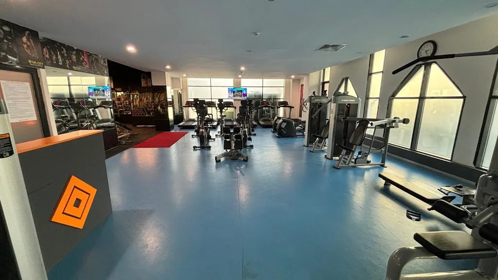 İstanbul Bahçeşehir Spor Kulübü — Yüzme Havuzları, Avcılar · fotoğraf 1