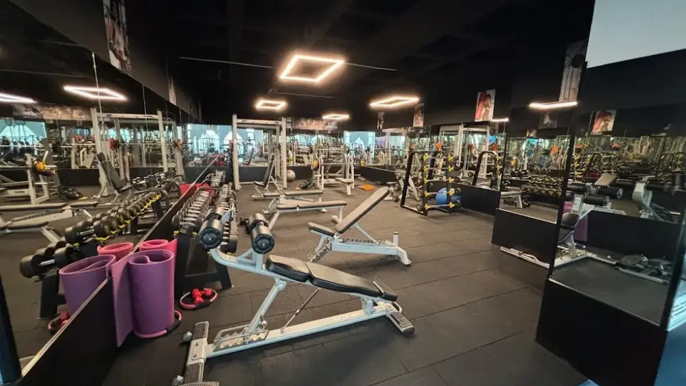 İstanbul Bahçeşehir Spor Kulübü — Yüzme Havuzları, Avcılar · fotoğraf 3