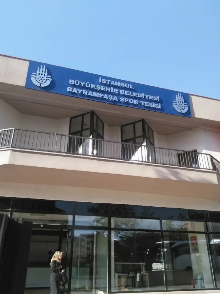 Bayrampaşa Spor Kompleksi — Yüzme Havuzları, Bayrampaşa · fotoğraf 2