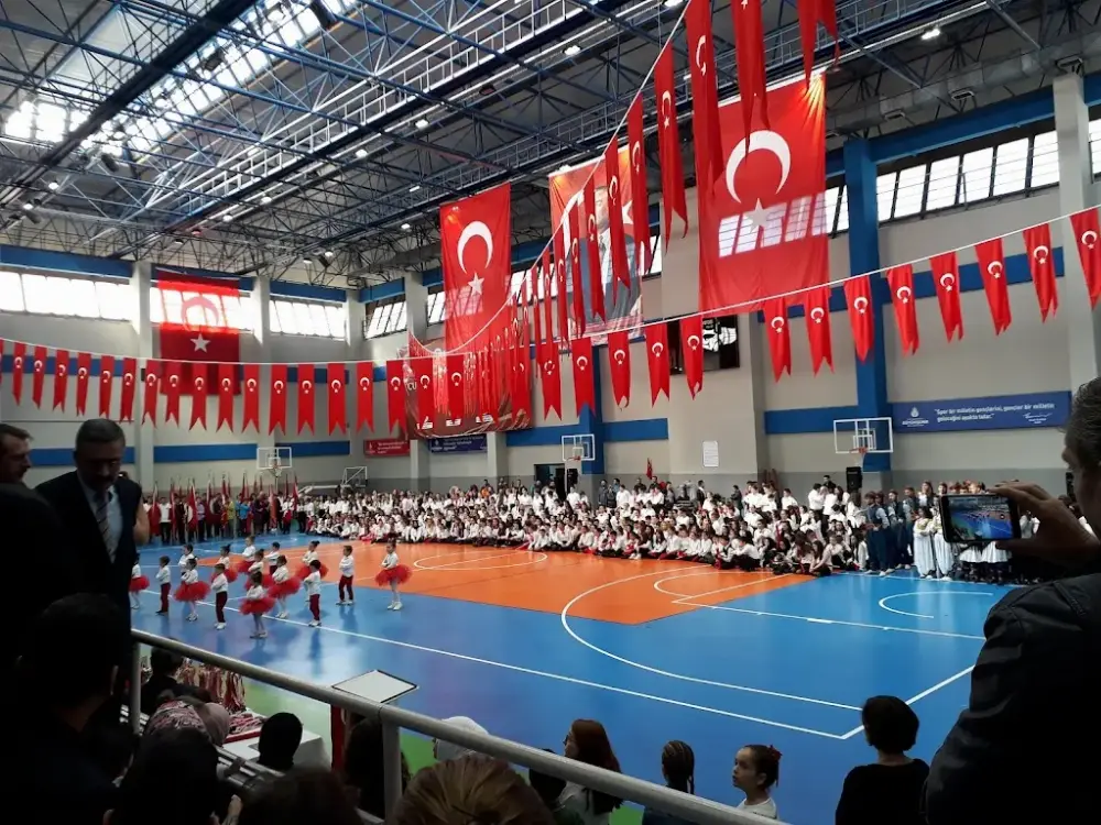 Bayrampaşa Spor Kompleksi — Yüzme Havuzları, Bayrampaşa · fotoğraf 3