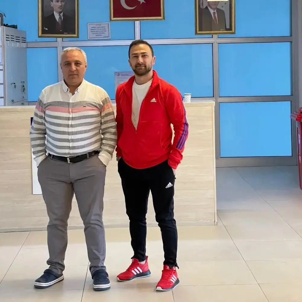 Yüzyıl Spor Kompleksi — Yüzme Havuzları, Bağcılar · fotoğraf 4