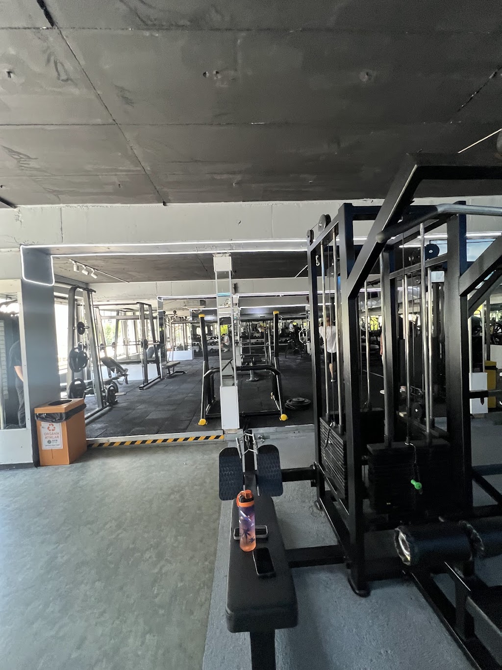 LIFE LINE SPORTS CENTER