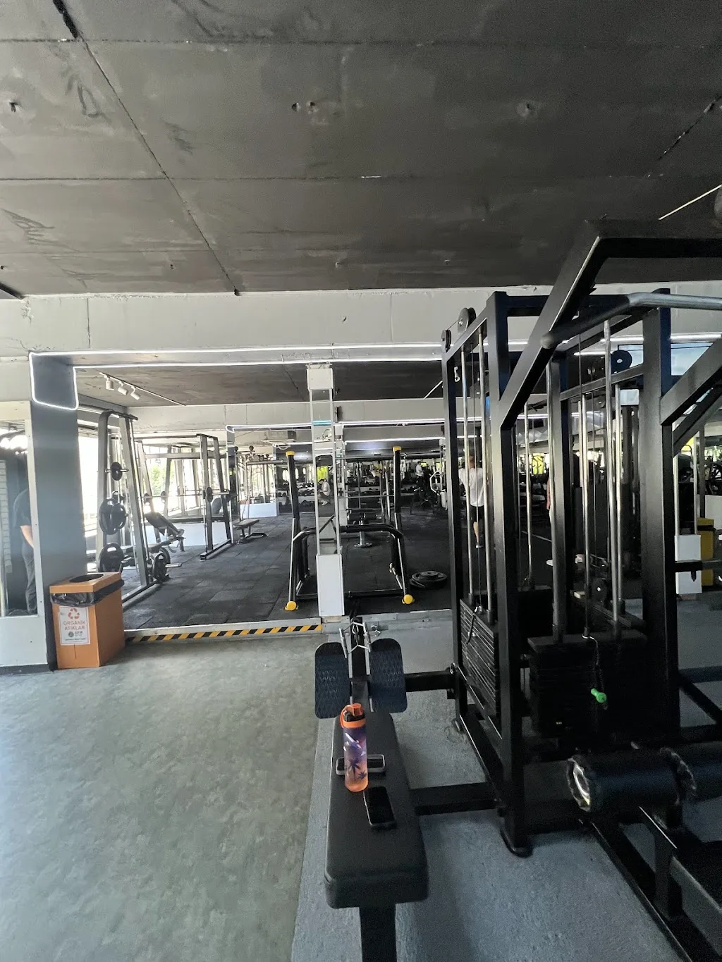 LIFE LINE SPORTS CENTER — Yüzme Havuzları, Küçükçekmece · fotoğraf 1