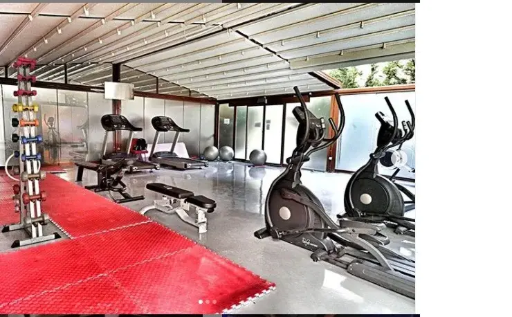LIFE LINE SPORTS CENTER — Yüzme Havuzları, Küçükçekmece · fotoğraf 4