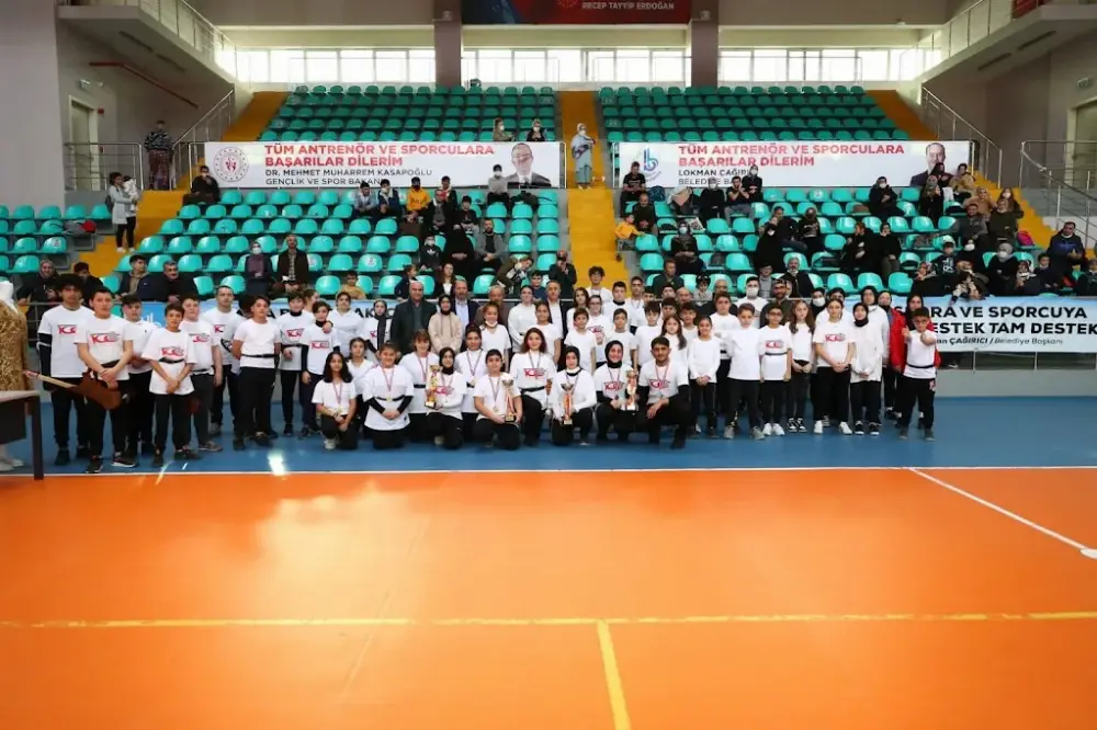Göztepe Spor Kompleksi — Yüzme Havuzları, Bağcılar · fotoğraf 2