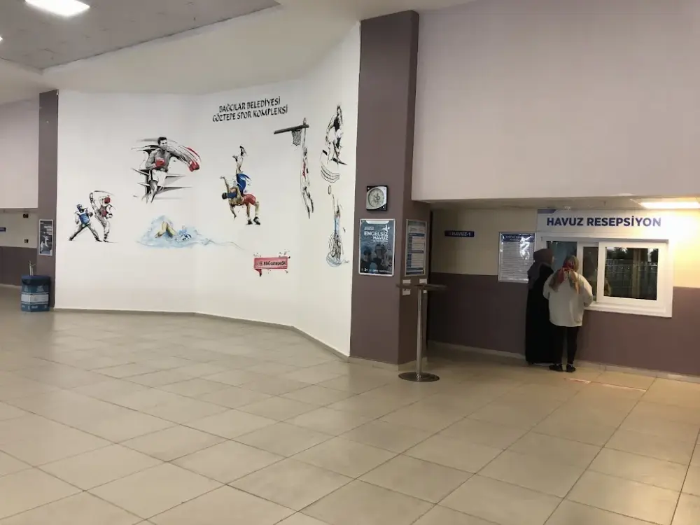 Göztepe Spor Kompleksi — Yüzme Havuzları, Bağcılar · fotoğraf 3