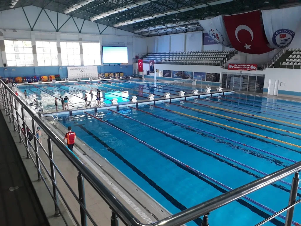 Türkiye Yüzme Federasyonu Tozkoparan Olimpik Havuzu — Yüzme Havuzları, Güngören · fotoğraf 1